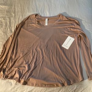 NEW Athleta Cloudlight Stratus top